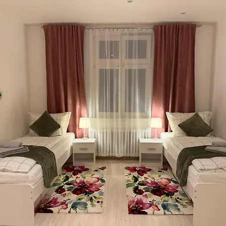 Апартаменты Spacious Near Zelena Brana With A Terrace Пардубице