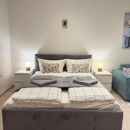 Апартаменты Spacious Near Zelena Brana With A Terrace Пардубице