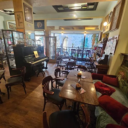 Spacious Near Zelena Brana With A Terrace