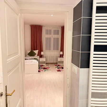Spacious Near Zelena Brana With A Terrace *